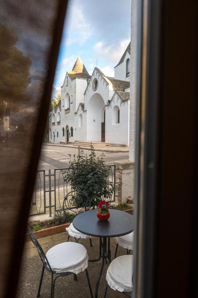 Dea Luxury Casa Vacanze- Zona Chiesa A Trullo - Алберобело Екстериор снимка