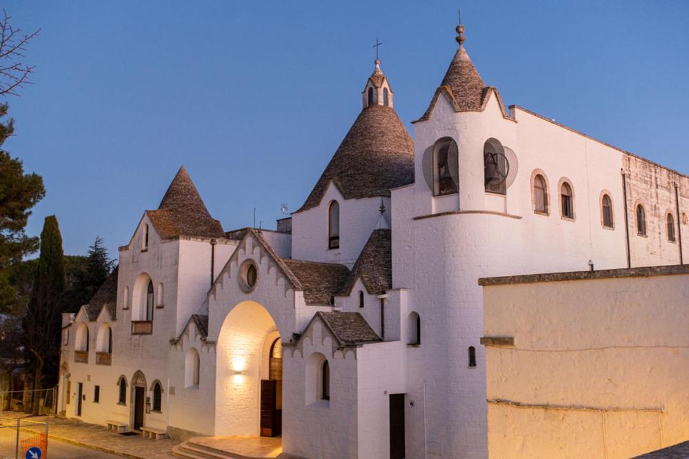 Dea Luxury Casa Vacanze- Zona Chiesa A Trullo - Алберобело Екстериор снимка