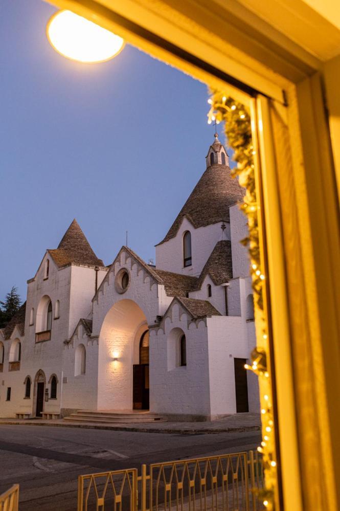 Dea Luxury Casa Vacanze- Zona Chiesa A Trullo - Алберобело Екстериор снимка